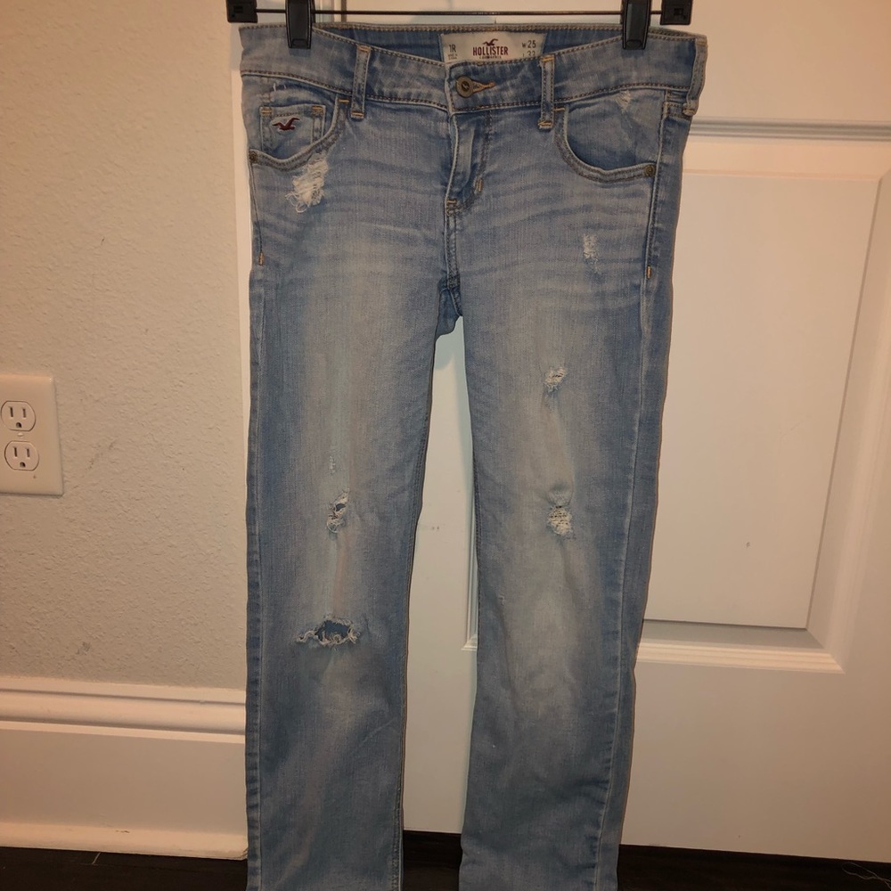 Hollister & Co ripped skinny jeans